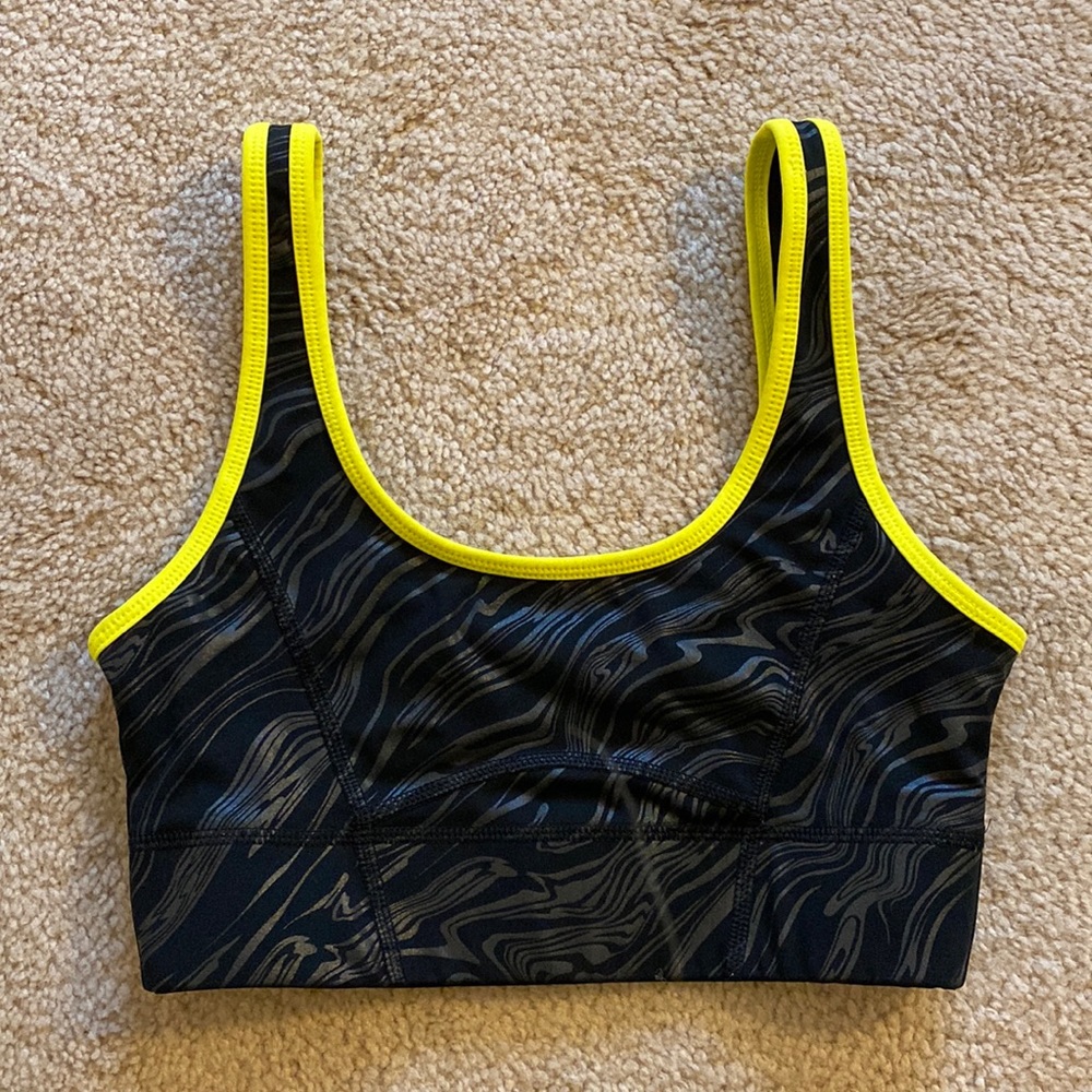 Fabletics medium impact sports bra